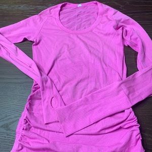Lululemon size 4 fitted top
